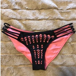 Reversible Rip Curl bikini bottoms! 💕